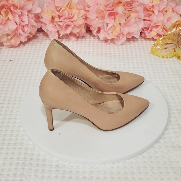 LOUISE et Cie Womens Pinkish Cream Low Stiletto Heels Size 4M - Picture 5 of 9